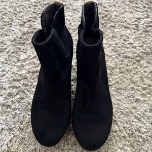 Dr. Scholl’s Black Suede Chelsea Platform Booties – Size 9